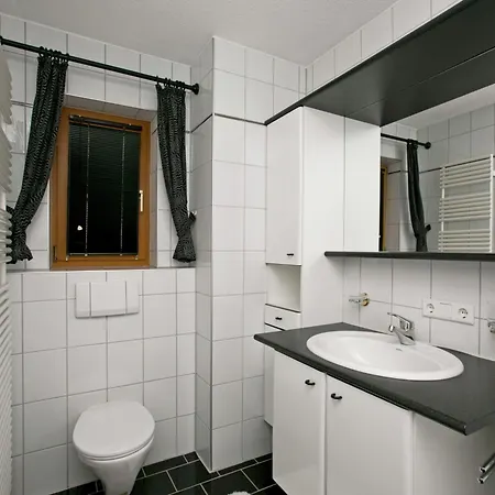 Appartement With Atmosphere In L Ngenfeld